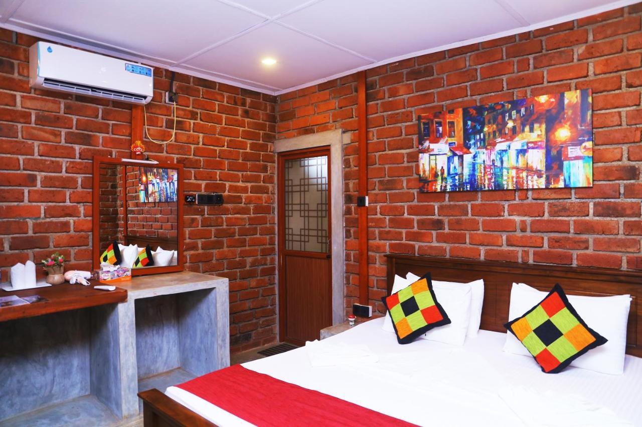 Hotel Click Hiriketiya Dikwella Exterior foto